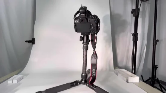 Treppiede professionale Fotoworx in fibra di carbonio per la fotografia con fotocamera DSLR
